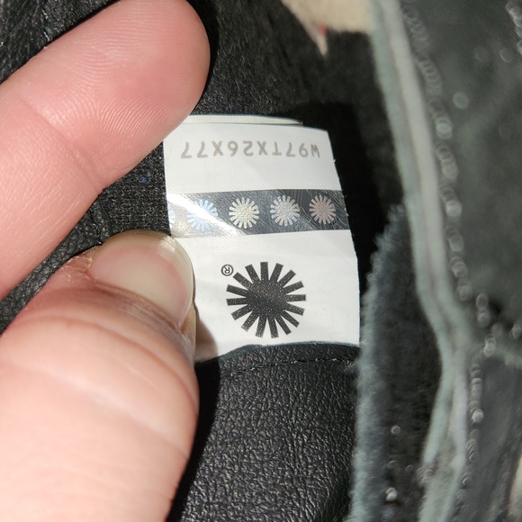 UGG Heather Women size 8 Waterproof Black Leather/Suede Boots - Picture 10 of 15